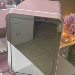 Skincare Mini Fridge With Dim mable LED Mirror (4L/6 Can),