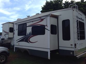 Rv 5 wheel pilgrim 316 like New