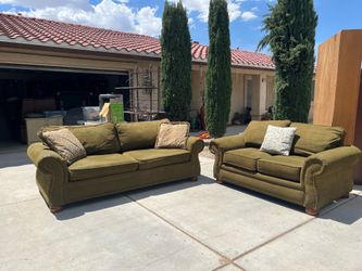 La-Z-Boy Green Sofa & Loveseat!