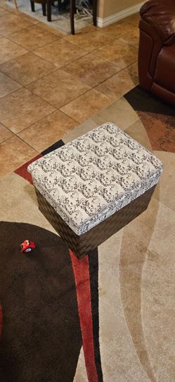 Medium size brown ottoman