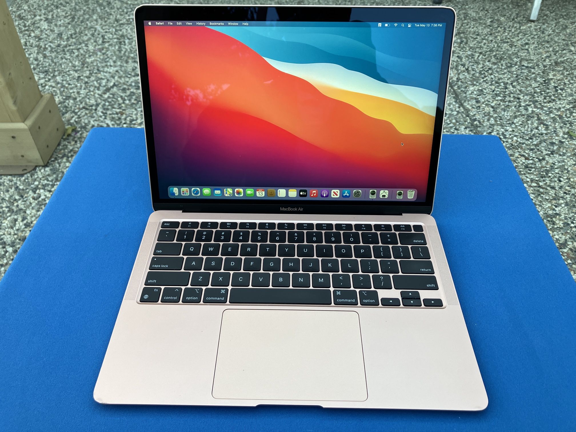 Apple MacBook Air 13” M1 Gold