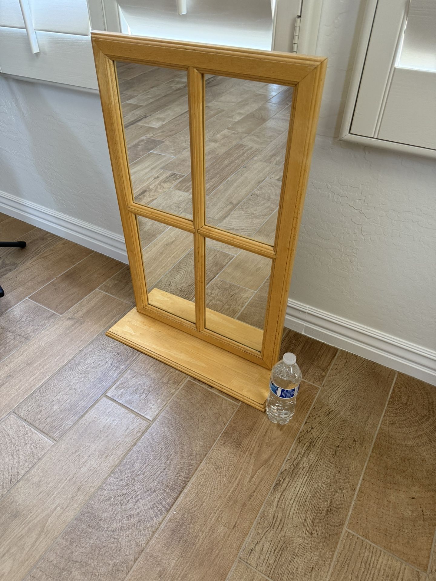 Mirror Wall Decor With Shelf for Sale in Peoria, Arizona OfferUp