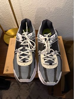 Nike Zoom Vomero 5 SE SP Dark Grey Black White - 15.5W/14M