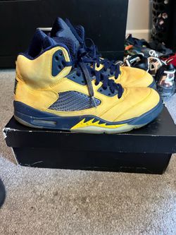 Size 12 Men Jordan 5 Retro Michigan
