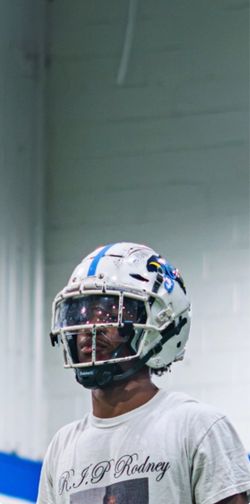 Adult medium f7 football helmet