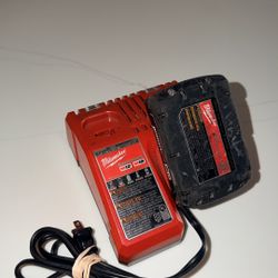 Milwaukee Charger + Battery Combo