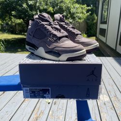 A Ma Maniere Jordan 4 Violet Ore Size 8 Used