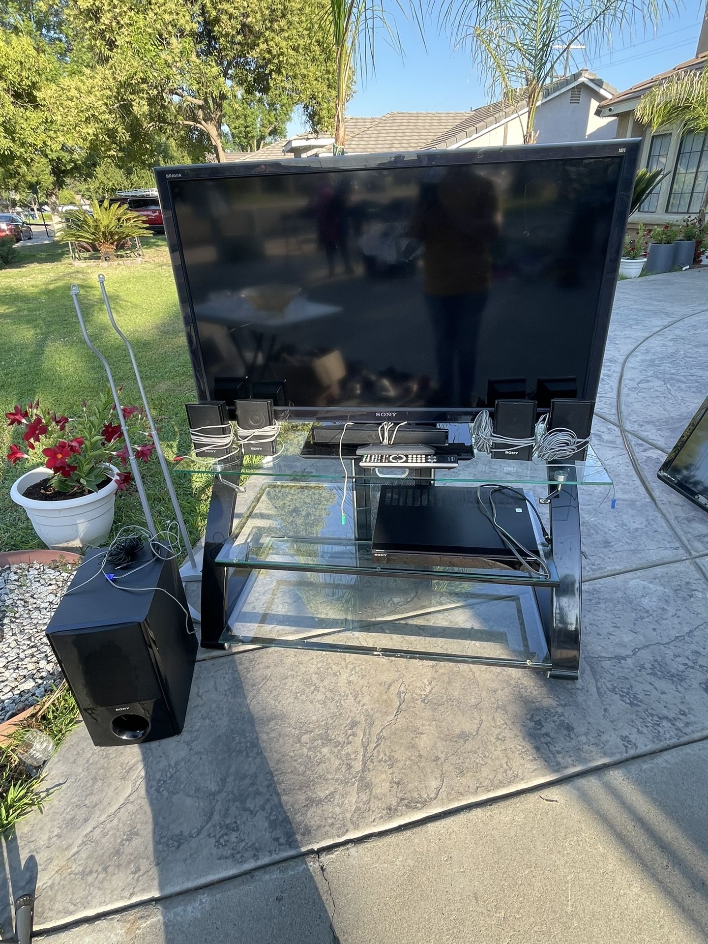Tv With Surround Sound