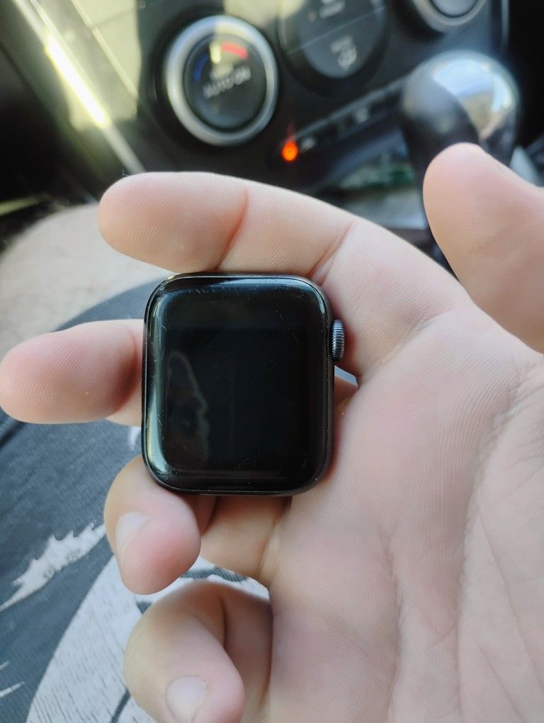 Apple Watch Series 6 Read Description