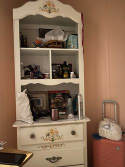 Beautiful White Hutch need it gone as soon as possible $20 ￼