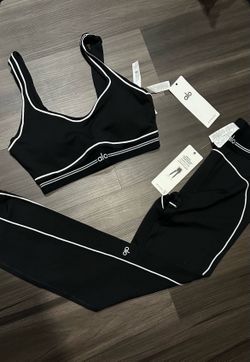 Women's Alo Yoga Activewear Set - Black - Size M,L