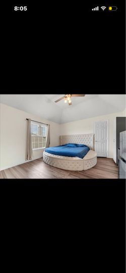 King size bed