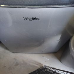 Whirlpool Mini Fridge 