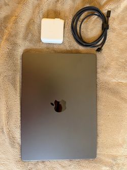 Apple MacBook Pro 14” M5 | 16GB RAM | 1TB SSD | 100% Battery Health