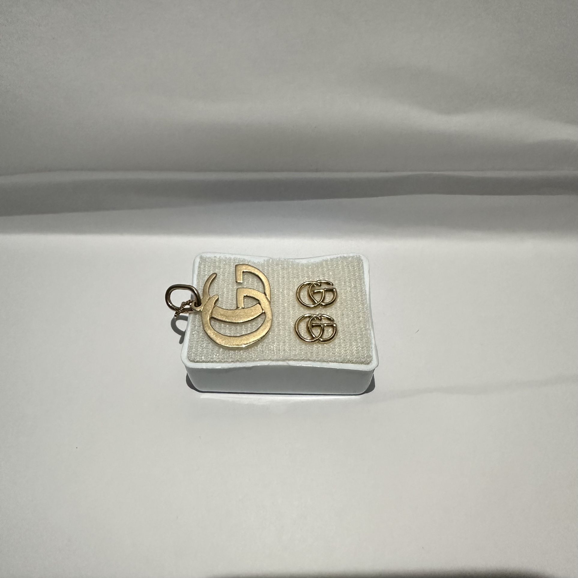 14k Gucci Necklace & Earrings