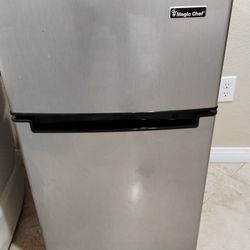 Mini Refrigerator/Freezer For Sale
