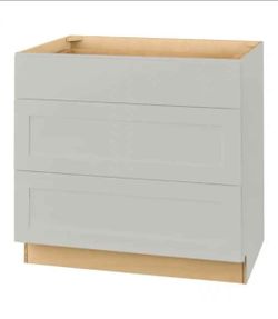 Hampton Bay
Avondale 36 in. W x 24 in. D x 34.5 in. H Ready to Assemble Plywood Shaker Drawer Base K