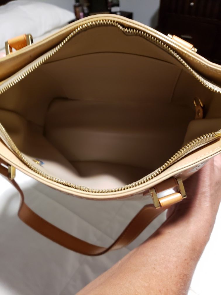 LOUIS VUITTON AUTHENTIC BAG