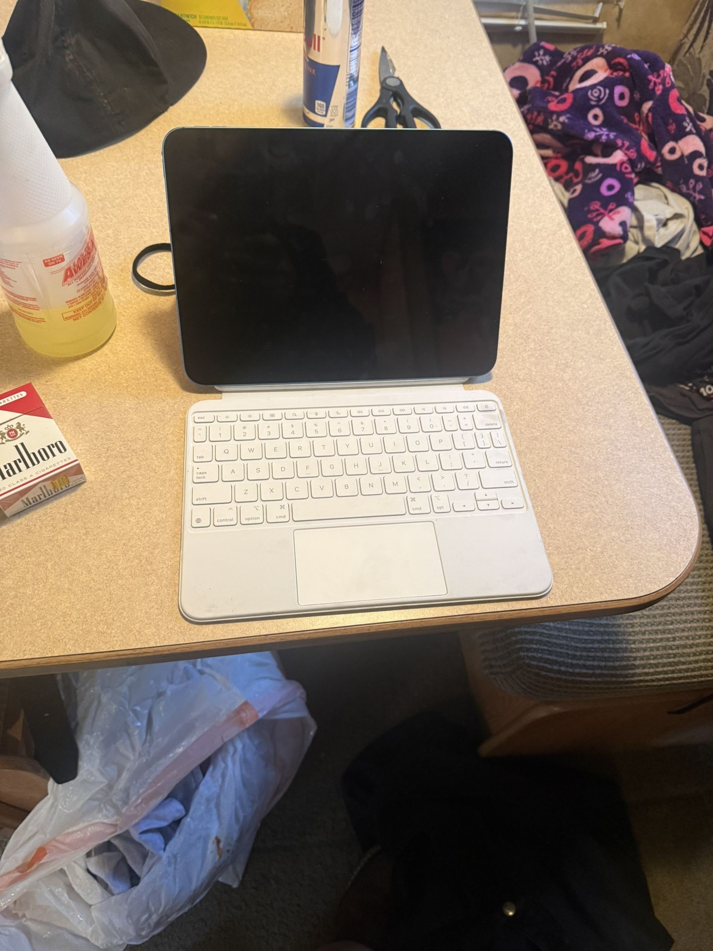 11Th Generation A 16 Apple Ipad With Magic Keyboard