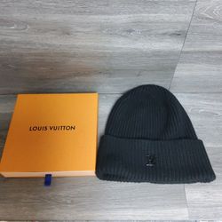 Louis Vuitton Mp3246 Bonnet Lv Ahead 100 Cashmere Black