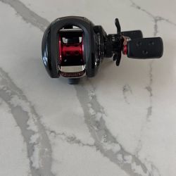 Abu Garcia Black Max Baitcaster