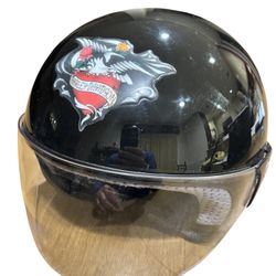 Super Cool Harley Davidson Crimson Heart Motorcycle Helmet Size Large Used.