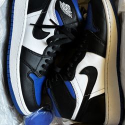 Jordan 1 Retro High OG Royal Toe ( Size 7.5 )