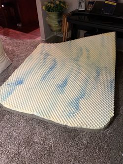 Mattress Egg Shell Topper 65”x 66”x4” In Perfect Condition