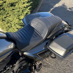 Harley Saddlemen Seat 
