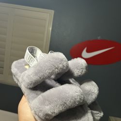 Ugg slipper Size 9 womens Grey color 