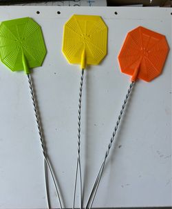 Plastic fly swatters set of 3