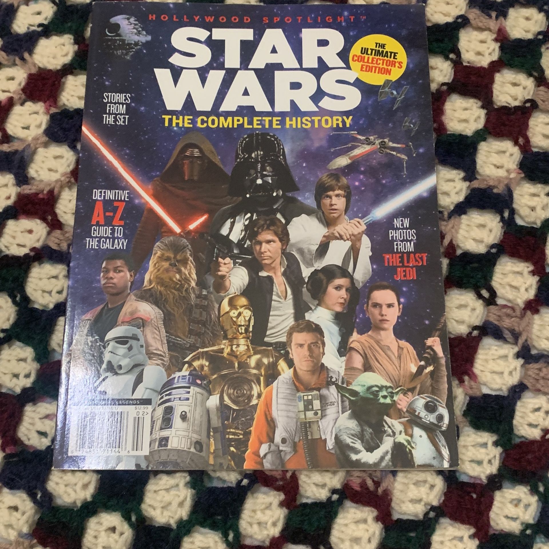 Hollywood Spotlight Star War Magazine