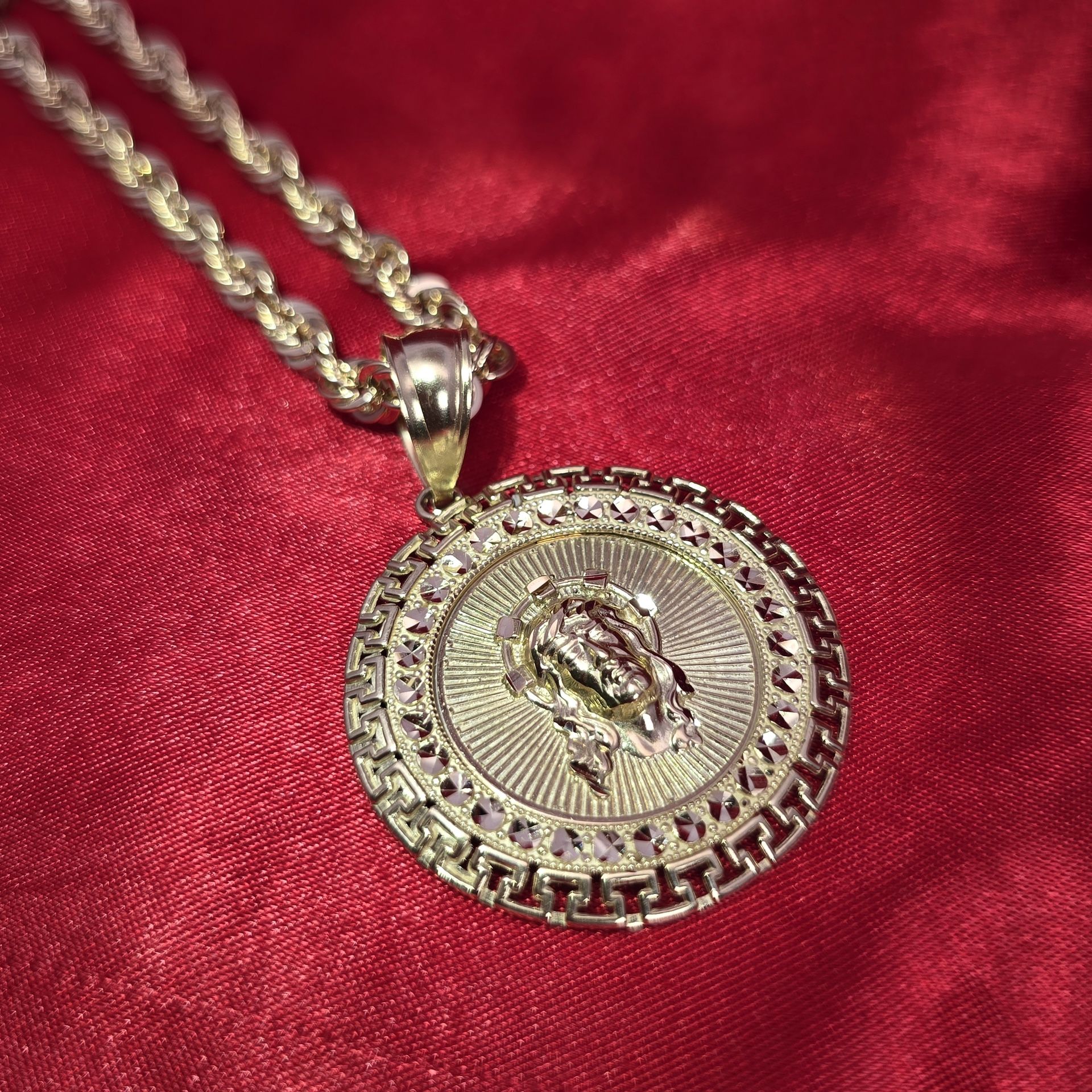 10k Gold Rope Chain & Jesus Head Pendant