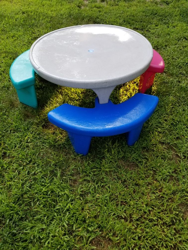 Fisher price round picnic table sales