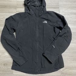 northface windbreaker 