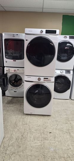 Washer and dryer samsung electric stackable 27"×78"