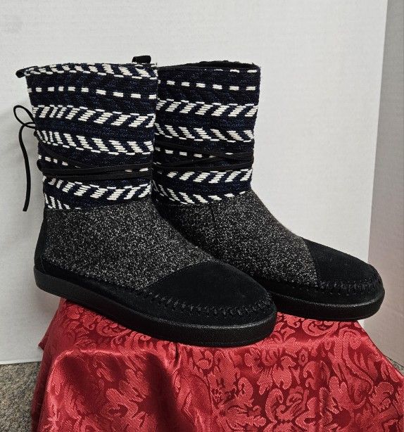 LADIES BOOTS TOMS JAQUARD NEPAL PULL-ON BOOTS  Size: 7.5