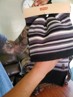 New Levi's Scarf and beanie set