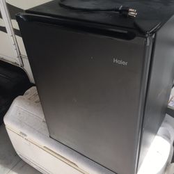 Bauer Mini Fridge With Freezer 