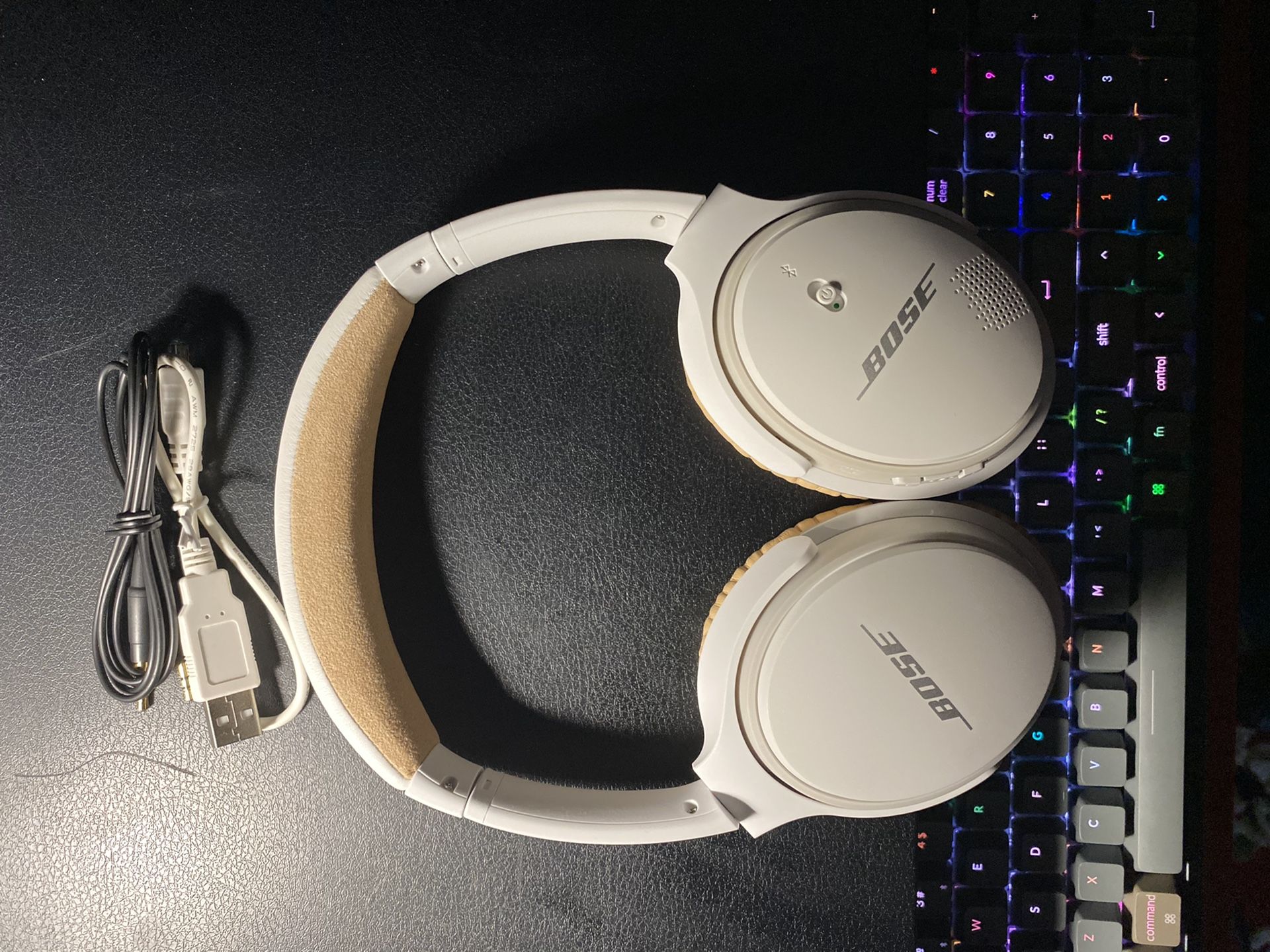 Bose SoundLink Around-Ear Wireless Headphones II