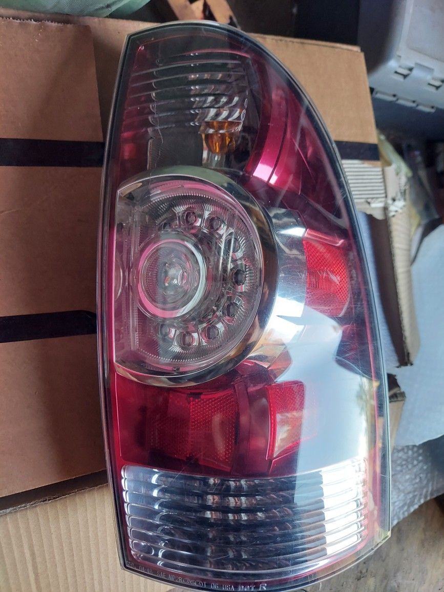 Tacoma Rear Tail Light Passenger Side