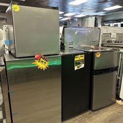 Mini Fridges Read Description Please