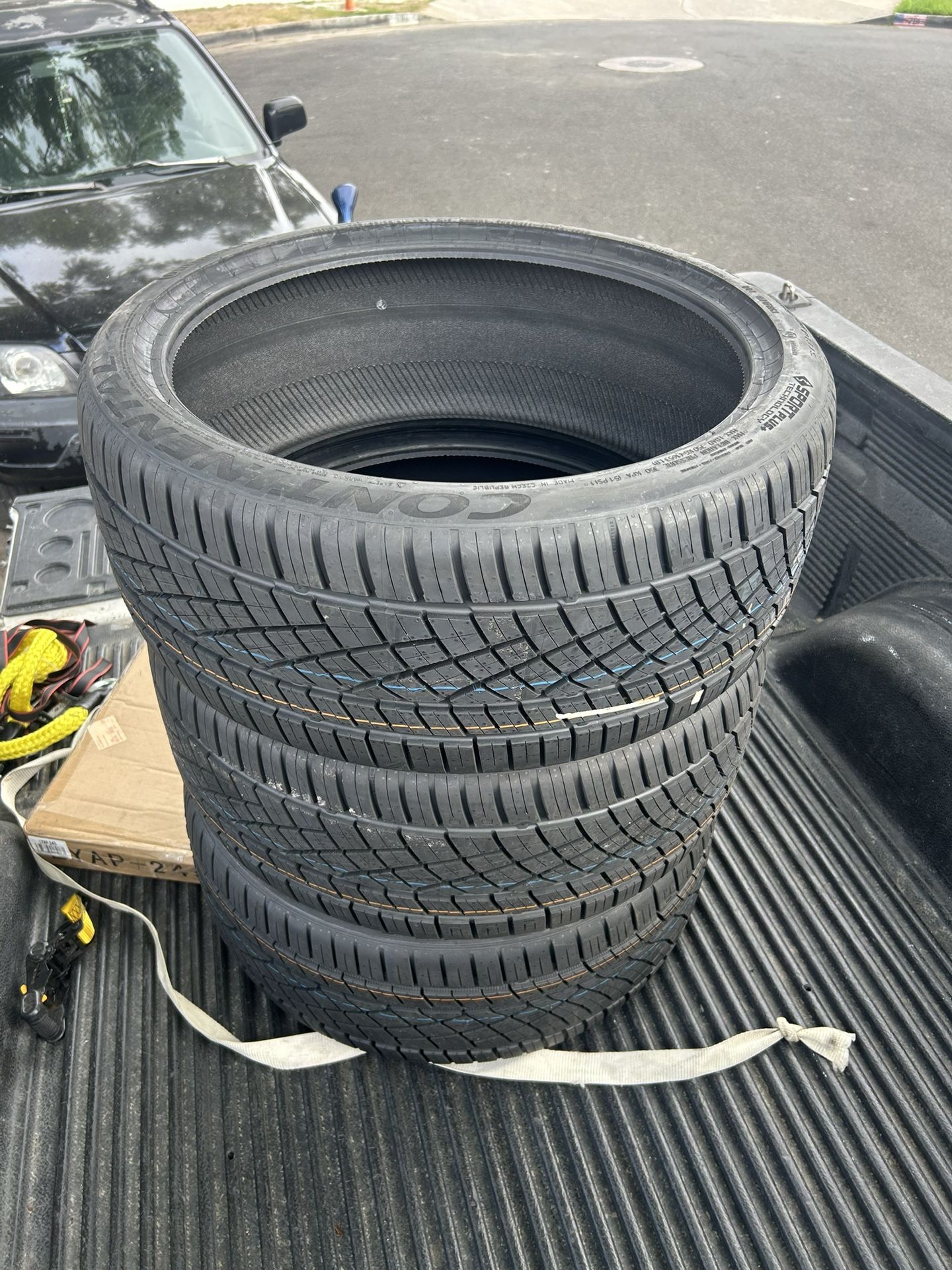 Continental Extreme Contact 255/35/R21