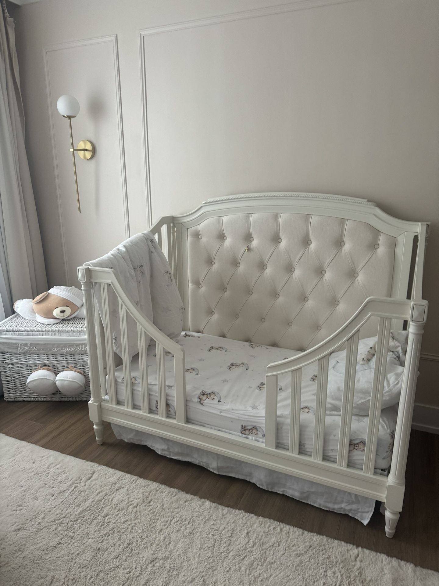 Pottery barn Blythe Crib And Conversion Kit Mattress