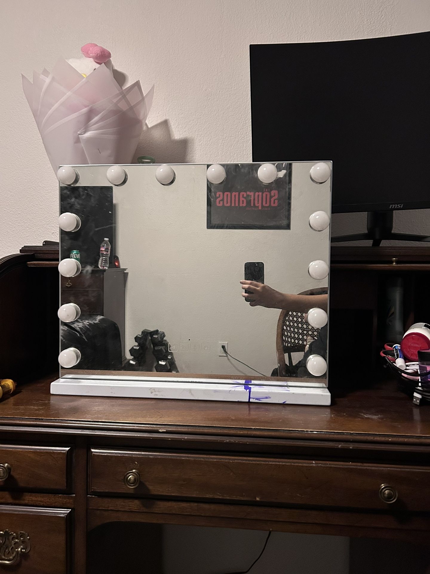 Hollywood makeup mirror/ vanity