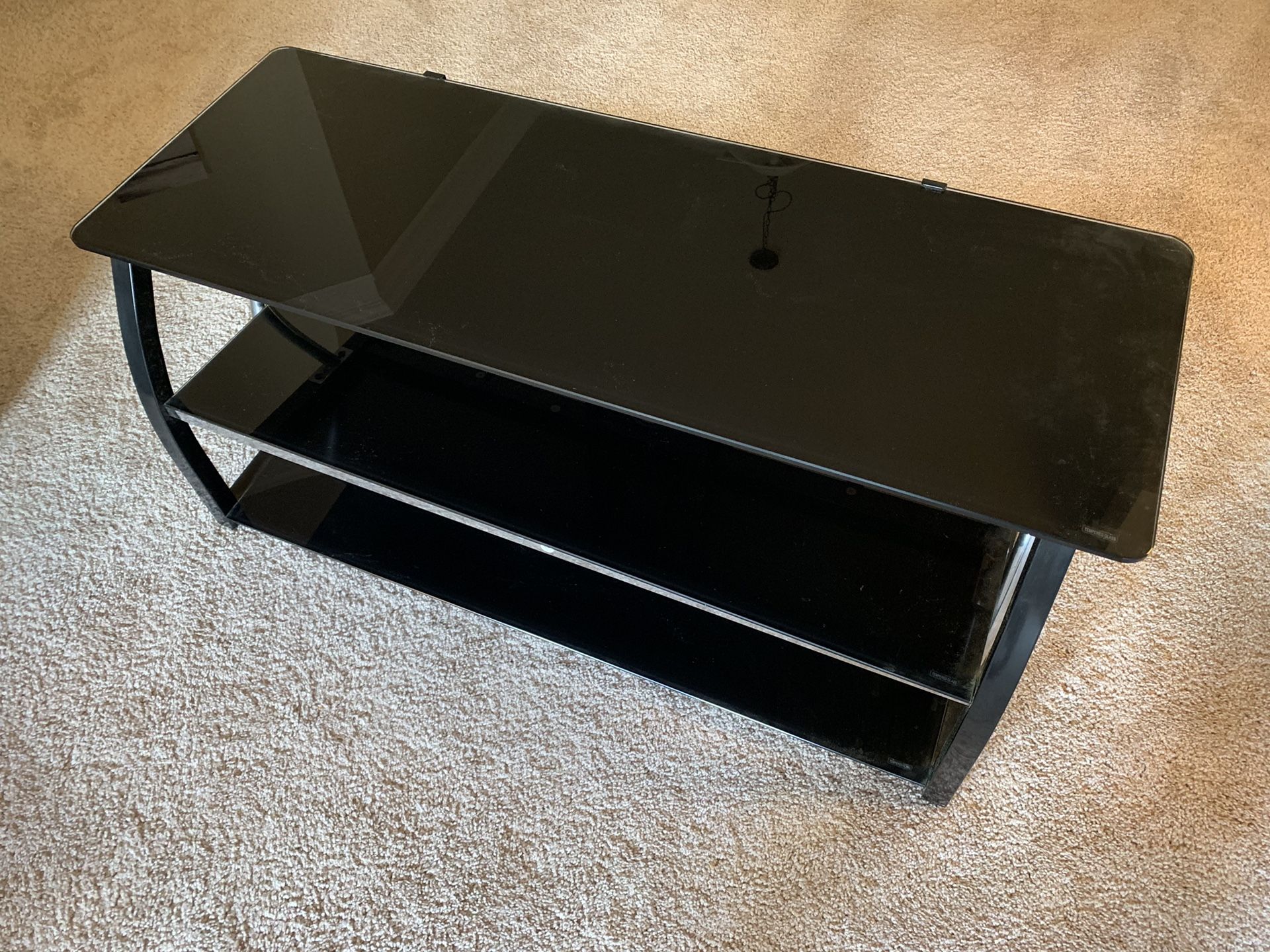 Glass tv stand in excellent condition
