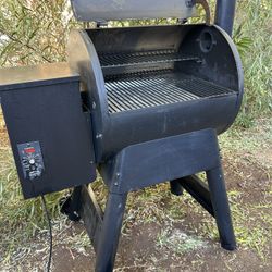 TRAEGER PELLET GRILL SMOKER WORKS GREAT 