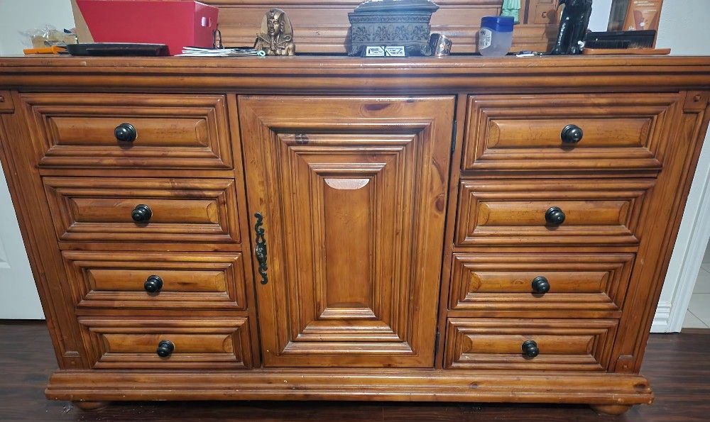 Real Oak Dresser & Mirror Combo
