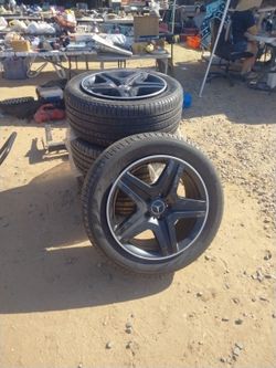 Mercedes AMG Rims With Perilli Scorpion Tires