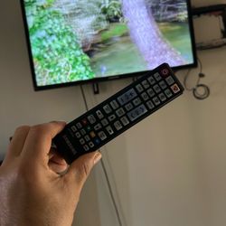 32 Inches Samsung TV With Remote Control 